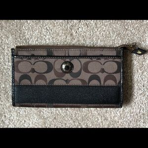 Coach Wallet/Clutch